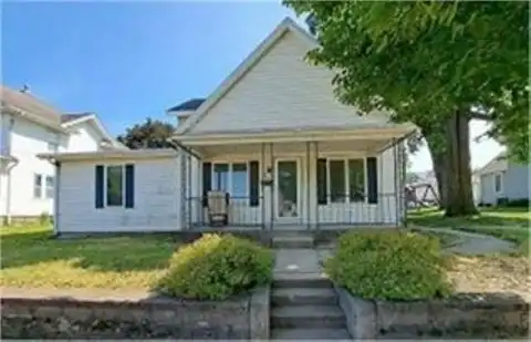 711 SE 2nd, Dyersville, IA 52040