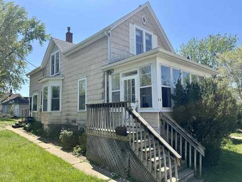 932 Merz, Dubuque, IA 52001