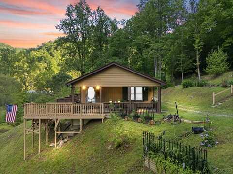 3387 Right Fork Maces Creek Road, Viper, KY 41774