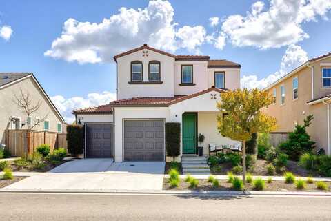 860 Ridgebank Avenue, Madera, CA 93636