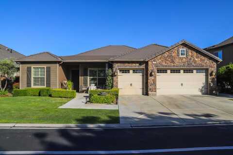 4289 Waterside Drive N, Clovis, CA 93619
