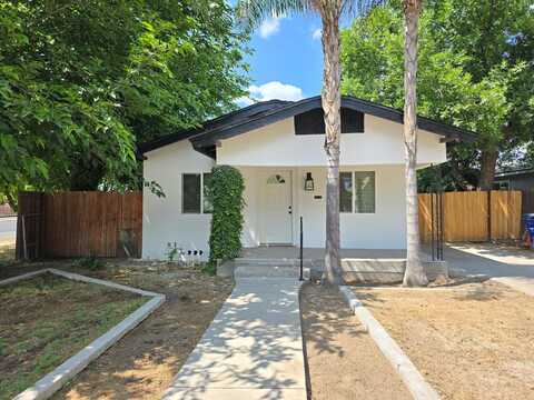 4211 Grant Avenue E, Fresno, CA 93702