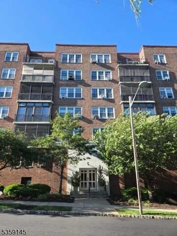 5 Roosevelt Place C004E C, Montclair, NJ 07042