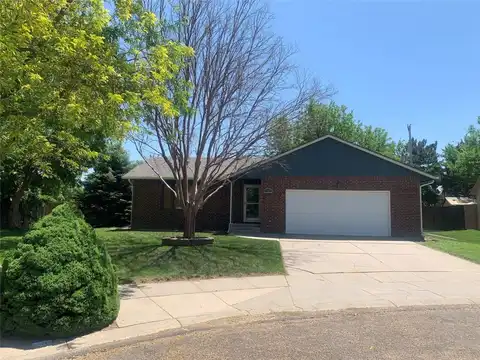 2302 N Estes Place, Garden City, KS 67846