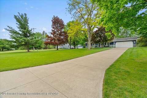 2805 N Stewart Road, Charlotte, MI 48813