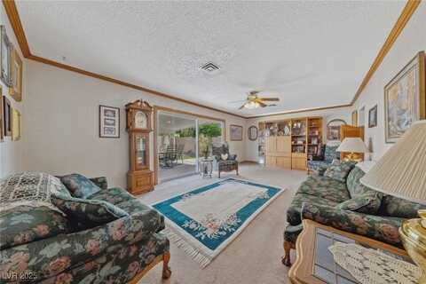 22 Jade Circle, Las Vegas, NV 89106