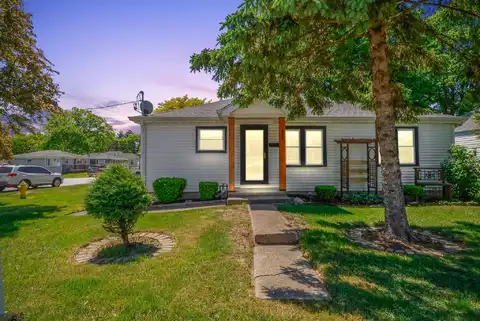 611 Roosevelt Road, Valparaiso, IN 46383