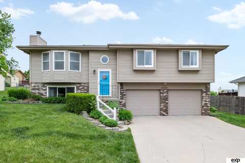 2302 Corn Drive, Papillion, NE 68046