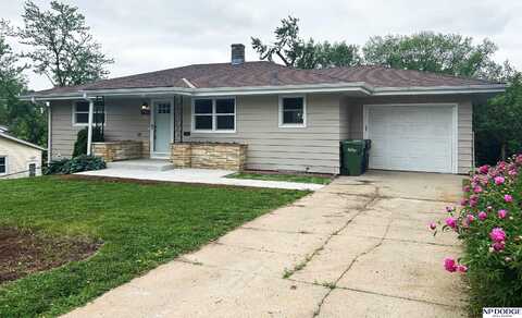 7022 S 41st Street, Omaha, NE 68147