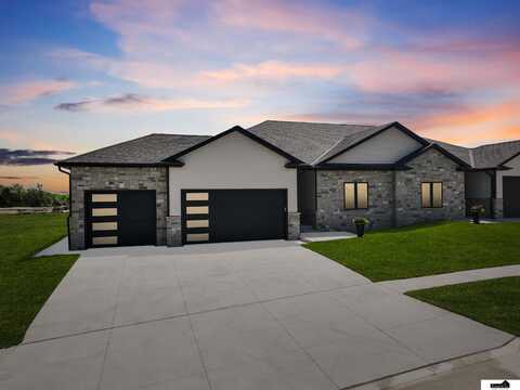 7949 Ponce Drive, Lincoln, NE 68516