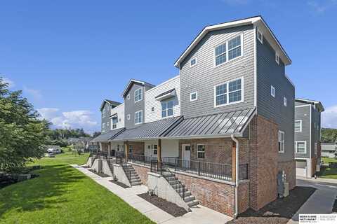 1923 Dahlman Rows Plaza, Omaha, NE 68108