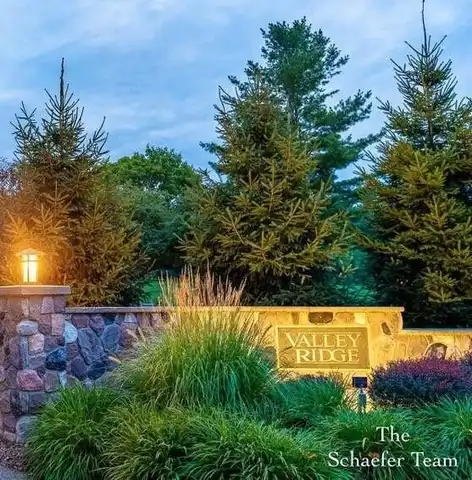 7277 Weathersfield Court NE, Ada, MI 49301