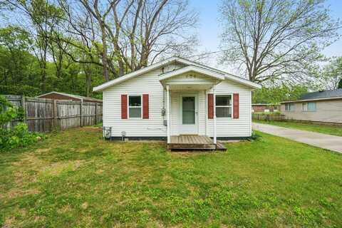 604 W Hill Street, Plainwell, MI 49080