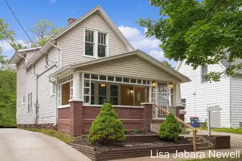 29 Travis Street NE, Grand Rapids, MI 49505