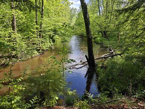 610 W Millerton Road, Scottville, MI 49454