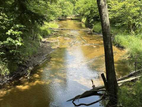 610 W Millerton Road, Scottville, MI 49454