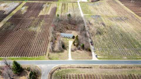 8908 County Road 215, Grand Junction, MI 49056