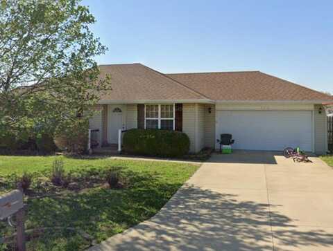 111 Spruce Avenue, Clever, MO 65631