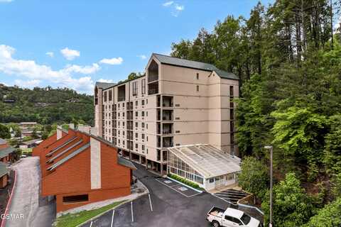 413 Baskins Creek Road, Gatlinburg, TN 37738