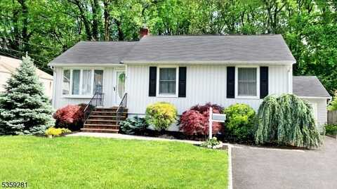 7 Park Dr, Kenilworth, NJ 07033