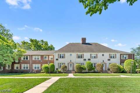 21b Parkway Village, Cranford, NJ 07016