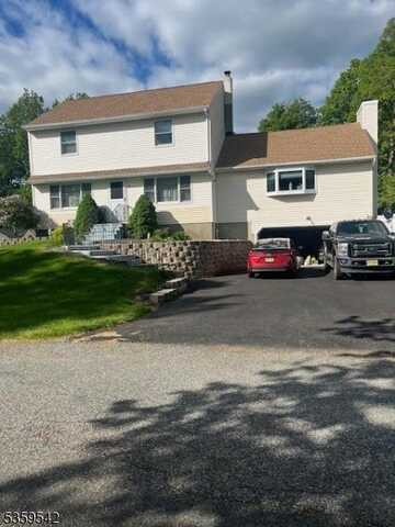 2 Erin Ln, Vernon, NJ 07422