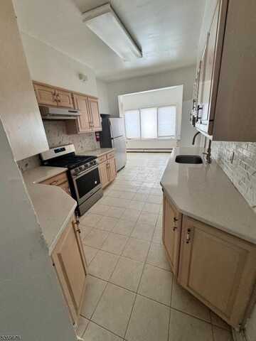 650 Bailey Ave, Elizabeth, NJ 07208