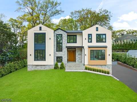 370 Hartshorn Dr, Millburn, NJ 07078