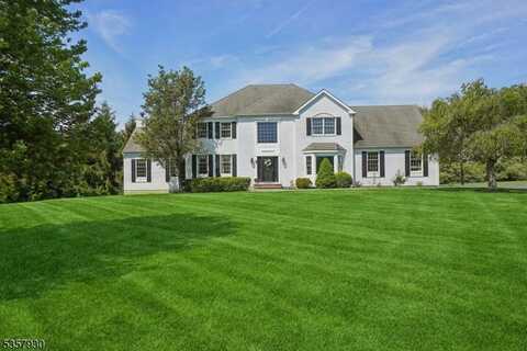 3 Creek Rd, Readington, NJ 08889