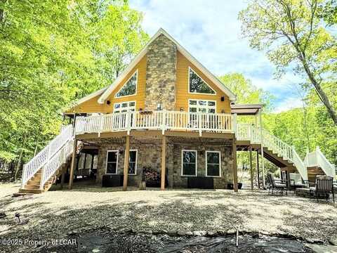 64 Algonquin Drive, Hazleton, PA 18202