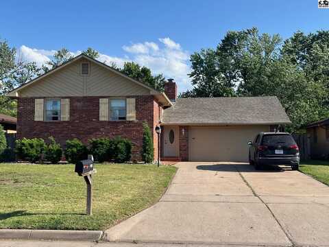 703 W 25th Ave, Hutchinson, KS 67502