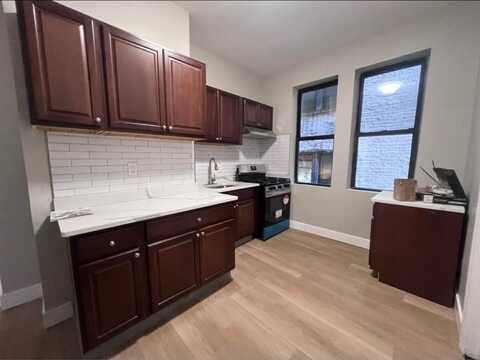 5704 HUDSON AVE, West New York, NJ 07093