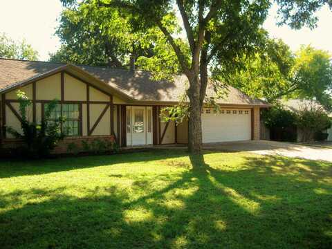 255 Meadowlakes Dr, Meadowlakes, TX 78654