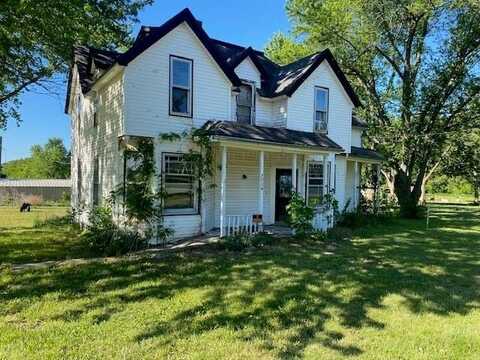7734 Us 159 Highway, Effingham, KS 66023