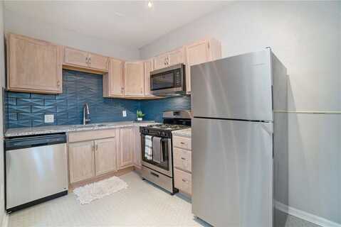 412 Montgall Avenue, Kansas City, MO 64124