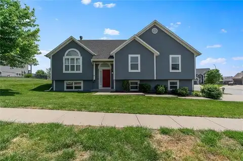 10939 N Randolph Avenue, Kansas City, MO 64157