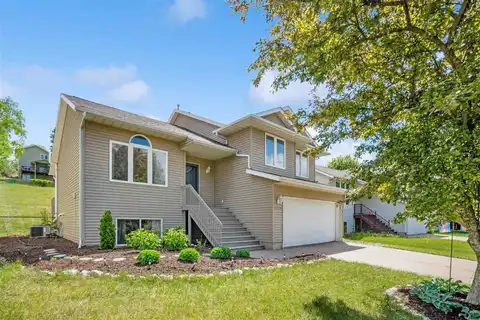 1719 Parkway Dr, Coralville, IA 52241