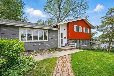 815 Southlawn Dr, IowaCity, IA 52245
