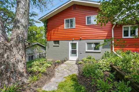 815 Southlawn Dr, IowaCity, IA 52245