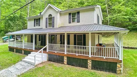 106 Coon Hollow Road, Charleston, WV 25312