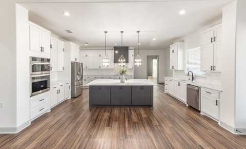 6902 Wilson Crk Lane, Lubbock, TX 79407