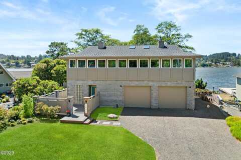 2941 NE Loop Drive, Otis, OR 97368