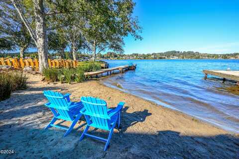 2941 NE Loop Drive, Otis, OR 97368