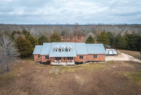 18921 Pleasant View Lane, Lebanon, MO 65536