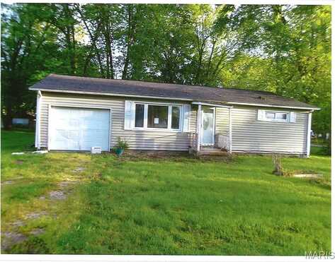 304 W Douglas Street, New Douglas, IL 62074