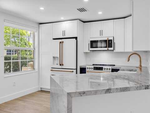 8930 NE 8th Ave, Miami, FL 33138