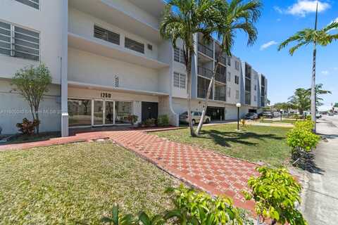 1250 NE 125th St, North Miami, FL 33161