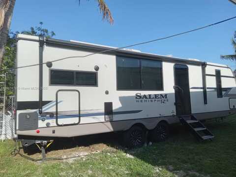 1067 NW 105th St, Miami, FL 33150