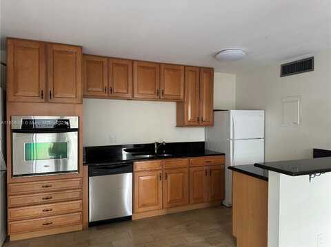 637 Executive Center Dr, West Palm Beach, FL 33401