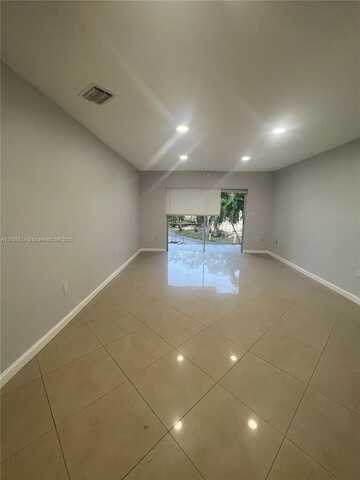 7368 SW 82nd St, Miami, FL 33143